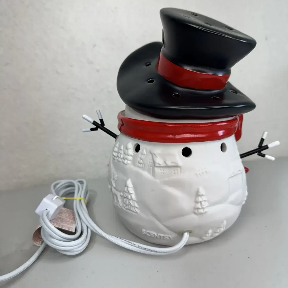 Scentsy Build A Snowman Christmas Holiday Light Warmer